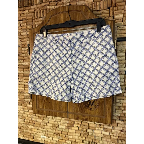 Vineyard Vines Women's Shorts White Blue Geometric Leaf Lightweight Chino Size 6 - Picture 1 of 6